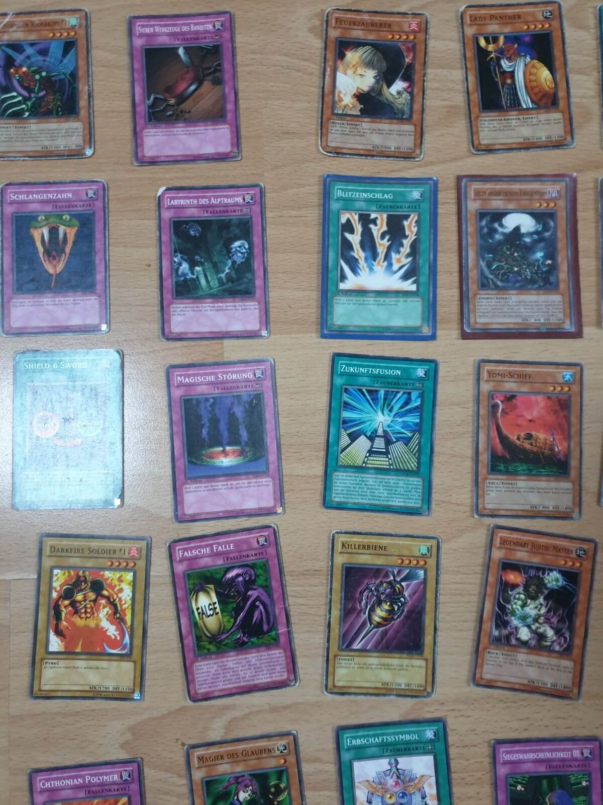 Yugioh Karten Sammlung etwa 300 Karten - Cyber End Drache - Sündenböcke - Holo - azuracht.de